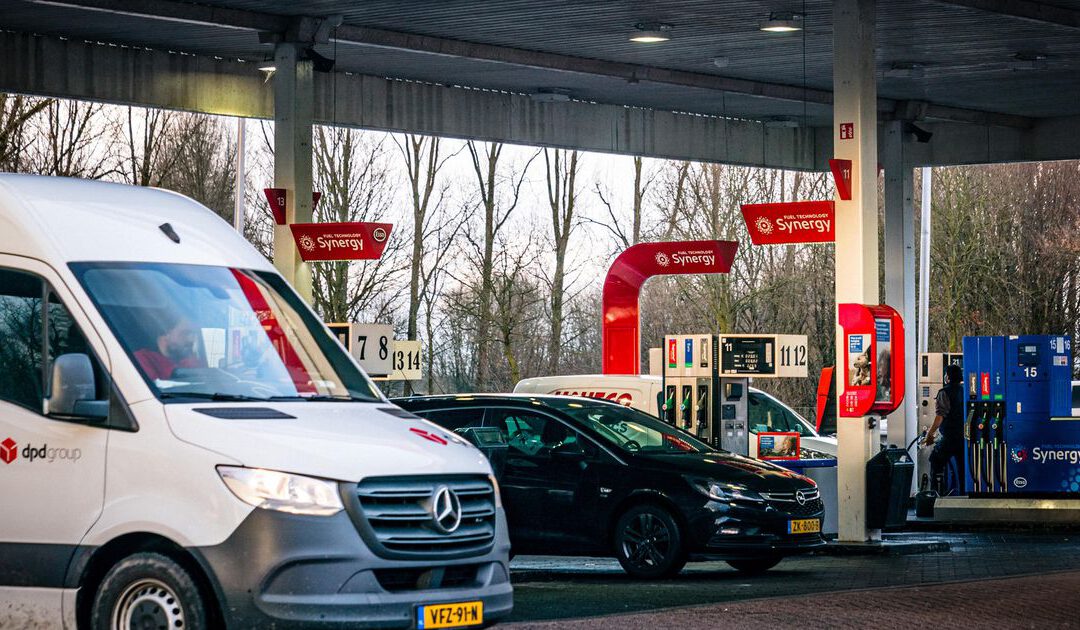 Benzineprijs stijgt naar recordhoogte
