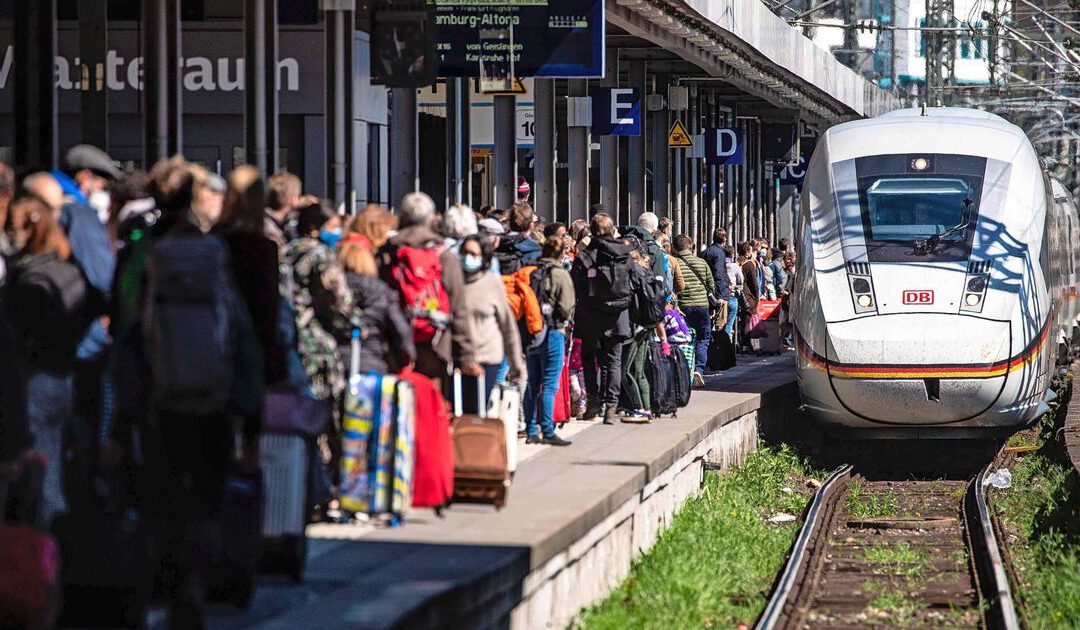 Duits treinpersoneel vreest drukte door goedkope ov-pas